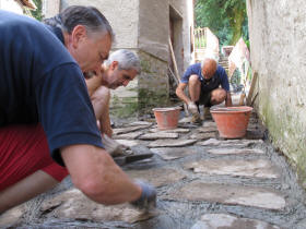 Lavori rifacimento strada