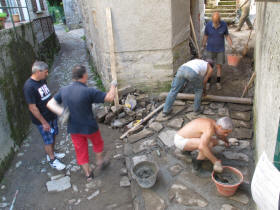 Lavori rifacimento strada