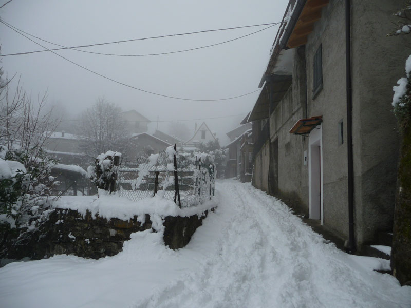 <strong>Montepiatto, ingresso nell'abitato - fotografia di Luciano Ronchetti -</strong>